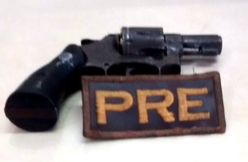 Polícia Rodoviária Estadual apreende arma de fogo em carro que trafegava na BA-262