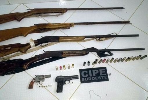 Caesg apreende armas e munições em Tanhaçu