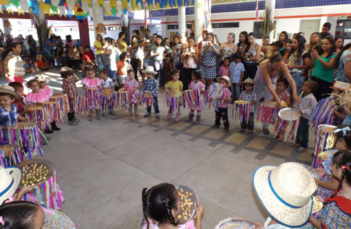 Foi realizado o Arraiá das escolas municipais de Aracatu