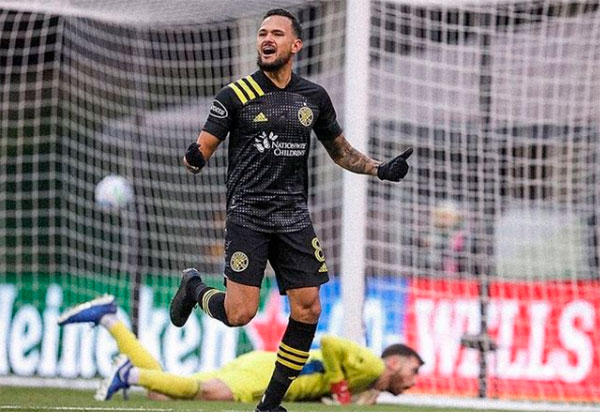 Com gol do brumadense Artur, Columbus vence New England, conquista Conferência Leste e é finalista da MLS