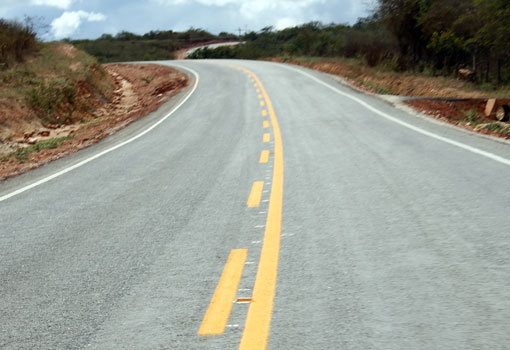 BA: Estado terá mais de 5 mil quilômetros de estradas recuperadas até o fim do ano