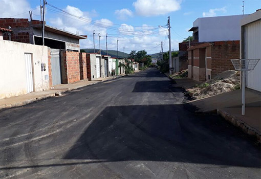 Brumado: diversas ruas no Bairro Olhos D’água  recebem pavimentação