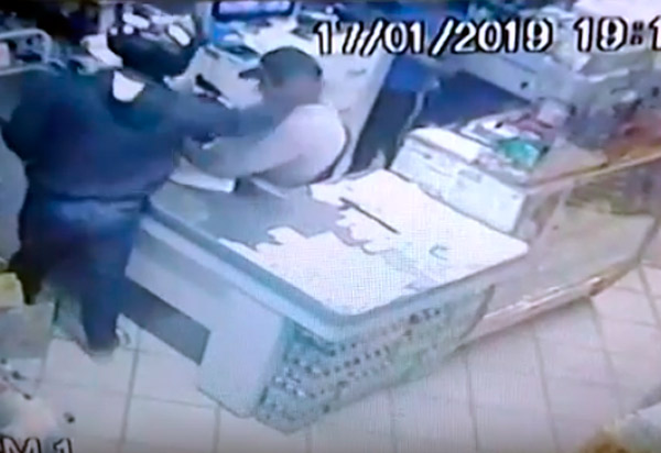 Barra da Estiva: criminoso agride funcionário de estabelecimento comercial e rouba dinheiro do caixa 