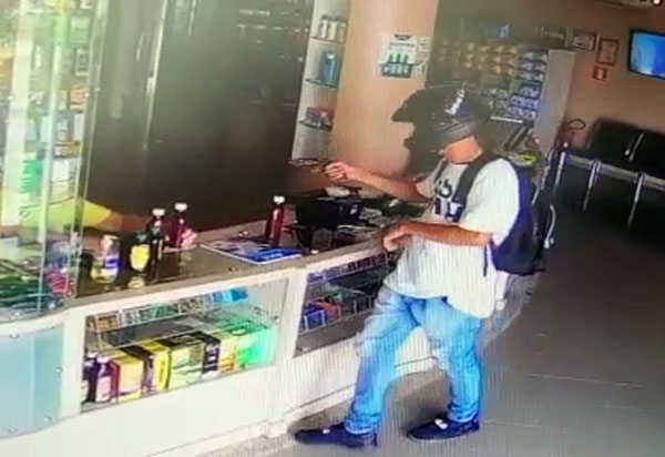 Dom Basílio: Assalto a farmácia acaba com um assaltante baleado e outro preso em Brumado