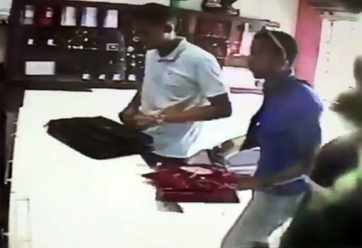 Dupla assalta ourivesaria no centro de Brumado; veja o vídeo