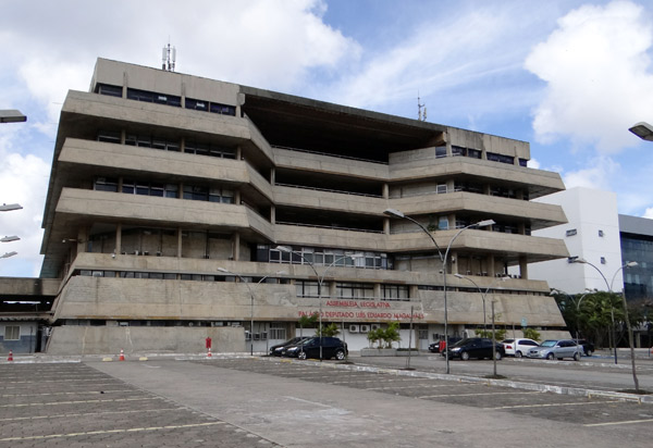 Bahia: 63 deputados estaduais, 29 destes reeleitos, irão compor a AL-BA