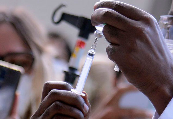 Novas doses da vacina da Índia já estão na Fiocruz