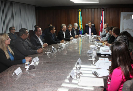 Governador Rui Costa assina autorização para o Consórcio de Saúde de Brumado