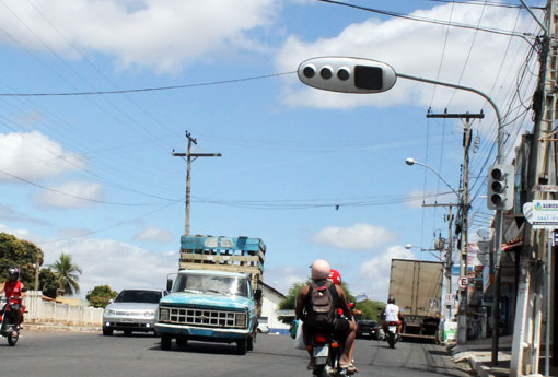 Brumado: bandidos arrombam loja e levam grande quantia em dinheiro