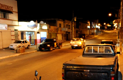 Brumado: Homens invadem vidraçaria e roubam cofre