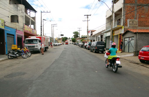 Brumado: moradores e comerciantes pedem construção de quebra-molas na Avenida Coronel Santos