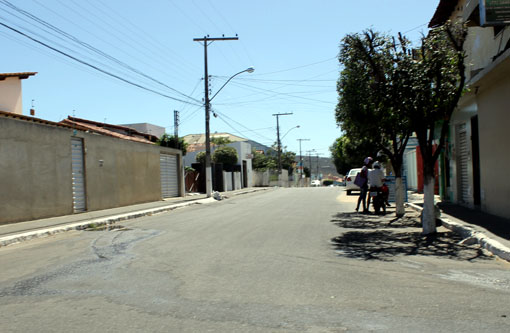 Brumado: Bandidos assaltam papelaria na Guilherme Dias