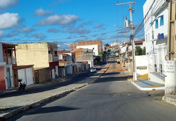 Com esgoto estourado há mais de 04 meses, Avenida João Paulo I é liberada para tráfego