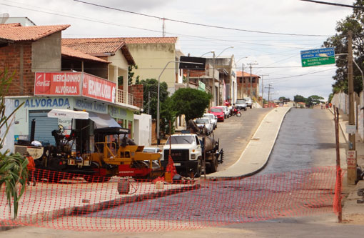 Brumado: Começa a recuperação asfáltica da Avenida João Paulo I
