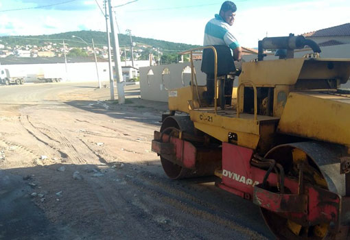 Brumado: Avenida Lindolfo Azevedo Brito recebe visita de membros da Secretaria de Infraestrutura do Estado