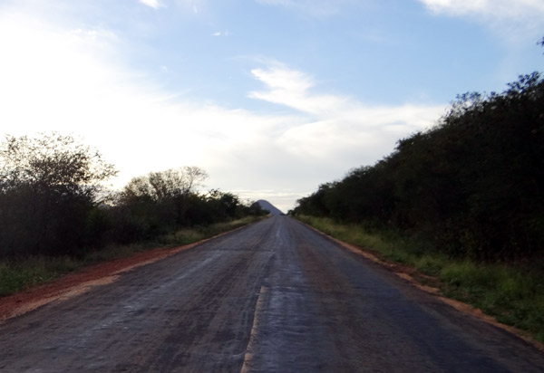 Chuvas: condutores de veículos devem redobrar a atenção na BA-142 na região Tanhaçu/Ituaçu