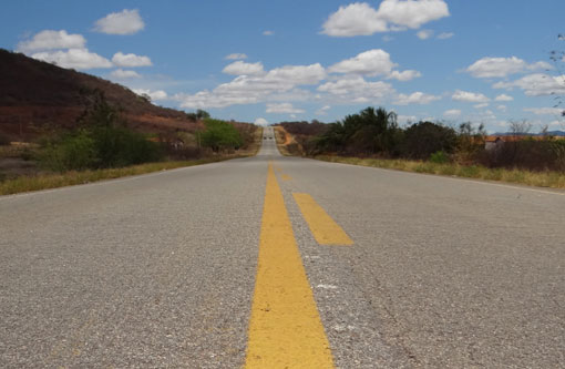 BA-148: Bandidos tomam moto de assalto próximo a Pedra Preta