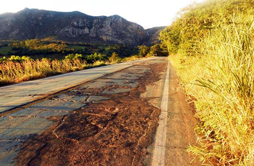 BA-148: Trecho entre Livramento e Rio de Contas oferece perigo aos usuários