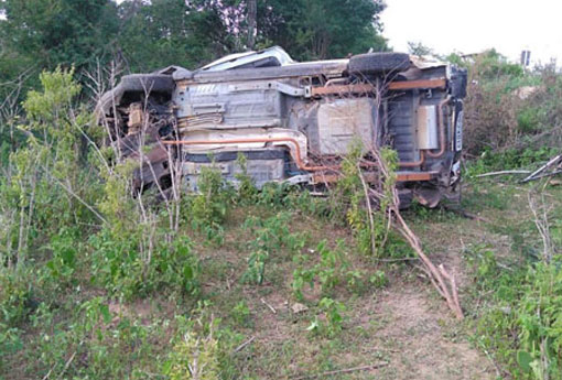 Homem de 41 morre em acidente automobilístico na BA-262