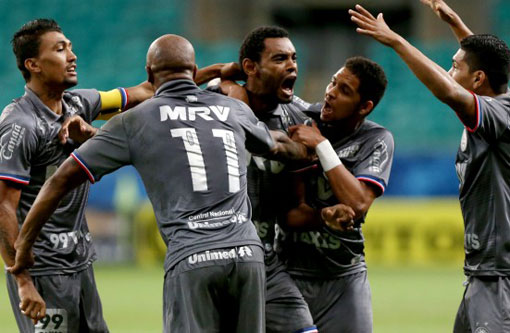 Série B: Bahia goleia na estreia do terceiro uniforme