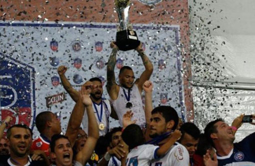 Bahia goleia o Conquista por 6x0 e celebra título estadual