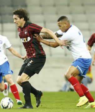 Brasil: Vitória perde mais uma; Bahia empata a terceira seguida