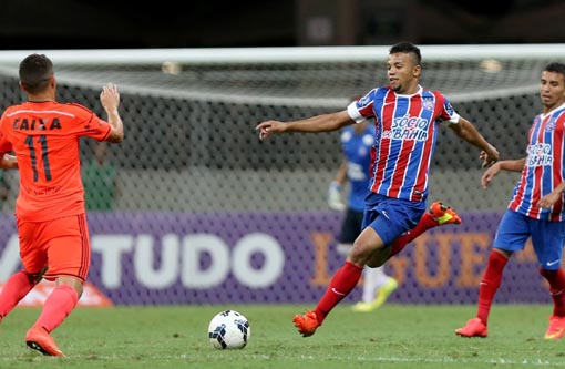 Campeonato Brasileiro: Bahia vence Sport e sobe na tabela