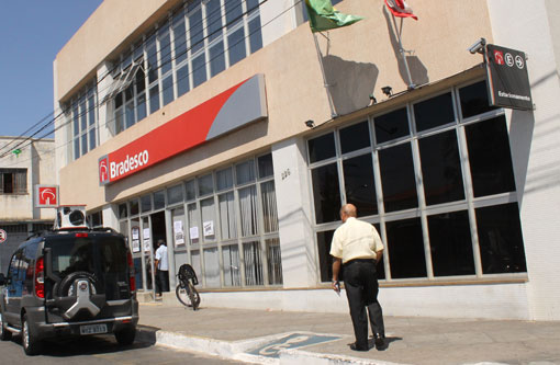 Brumado: idoso de 81 anos cai em golpe do cartão bancário trocado