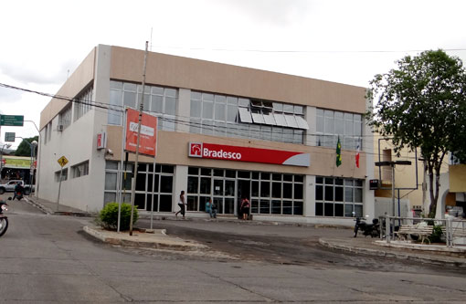 Brumado: Mulher cai em golpe da 'saidinha bancária' e perde R$ 7 mil