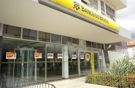Brumado: População na bronca com a greve dos bancos