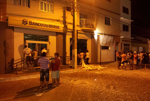 Agência do Banco do Brasil é explodida no município de Caculé