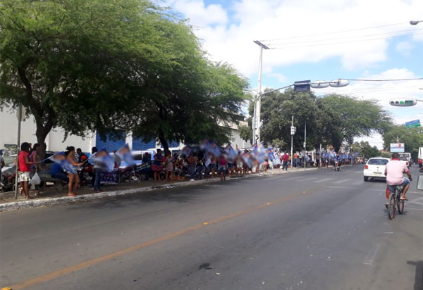  Eleições 2018: Candidatos começam fazer campanha com bandeiras em Brumado