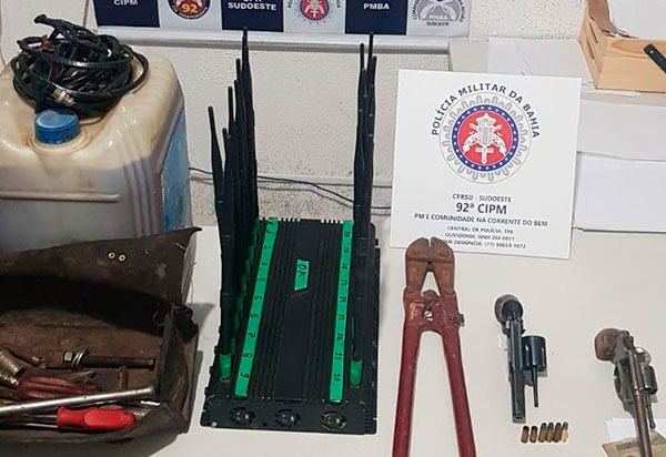 Conquista: Dupla suspeita de roubo de cargas e veículos morre em confronto com a polícia