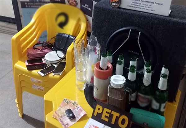 Brumado: Proprietária e clientes de bar são autuados por descumprimento do toque de recolher