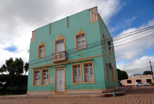 Barra da Estiva: prefeitura contradiz denúncia de que prefeito teria proposto projeto que aumenta salário dos contratados e reduz os dos concursados