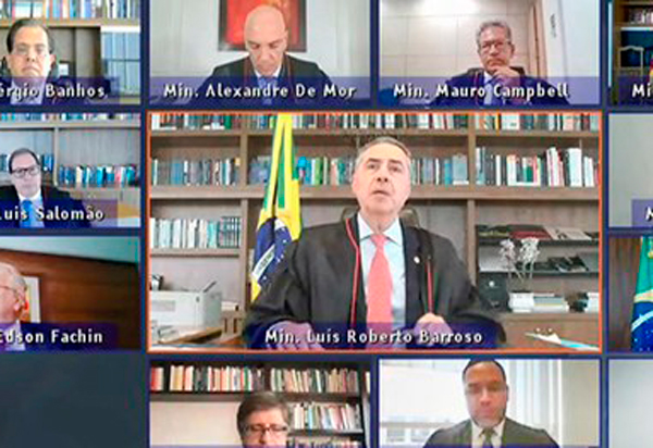 Presidente do TSE defende sistema eleitoral e rebate Bolsonaro