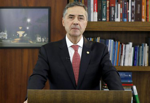 Em pronunciamento, Barroso alerta sobre cuidados sanitários na campanha e pede debate sem ódio e sem mentiras