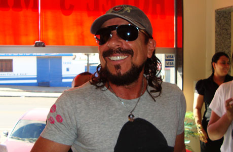 Bell Marques poderá deixar a banda Chiclete com Banana