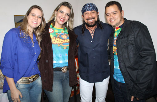 Caculé: Bell Marques recebe fãs e autoridades políticas em seu camarim antes do Forró do Bacurau