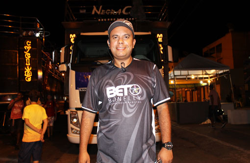 Beto Bonelly realiza sonho e produz Carnaval de Brumado