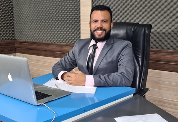 Beto Bonelly chama atenção a problemas com a Embasa em Brumado