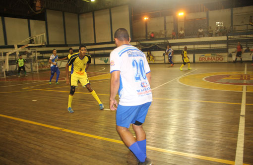 Big lanches e Ajax disputam liderança do Campeonato Brumadense de Futsal