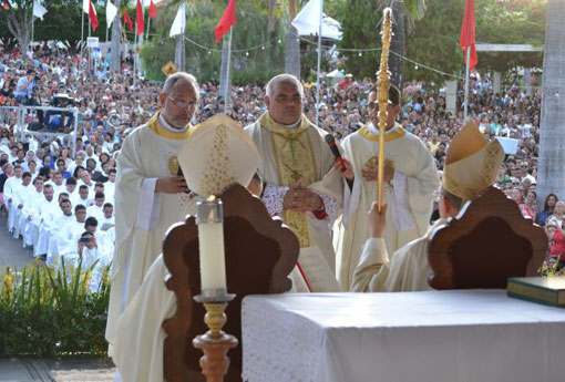 Dom José Silva Carvalho é ordenado Bispo de Caetité
