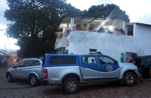 Brumado: PM e Juizado retiram menores de festa
