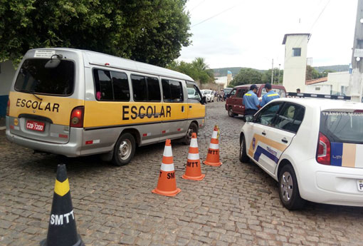 Brumado: SMTT e Guarda Municipal realizam atividades educativas e de orientação para adequação do transporte alternativo de estudantes