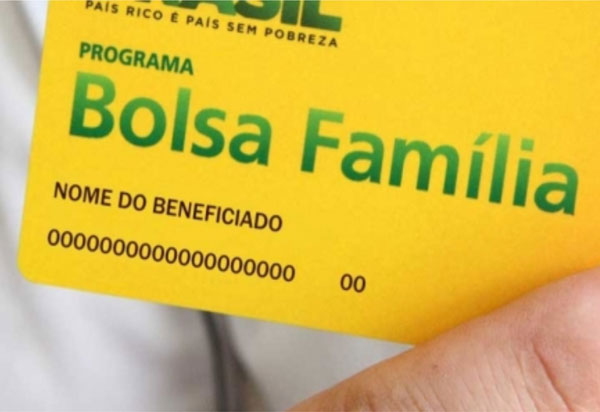 Casal diz não ter dinheiro e apresenta cartão do Bolsa Família para pagar despesas de motel 