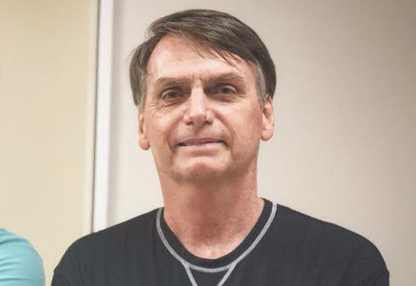 Após seu vice criticar 13º salário e adicional de férias, Bolsonaro usa redes sociais para defender a lei trabalhista