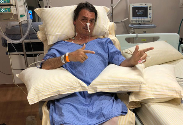 Bolsonaro retira sonda nasogástrica e começa a se alimentar via oral