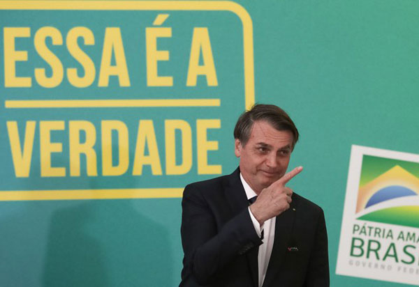 Em lei publicada no 'Diário Oficial da União' desta quarta (5), Bolsonaro criminaliza a calúnia com finalidade eleitoral