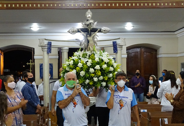 Comunidade católica de Brumado rende louvores ao seu padroeiro Bom Jesus